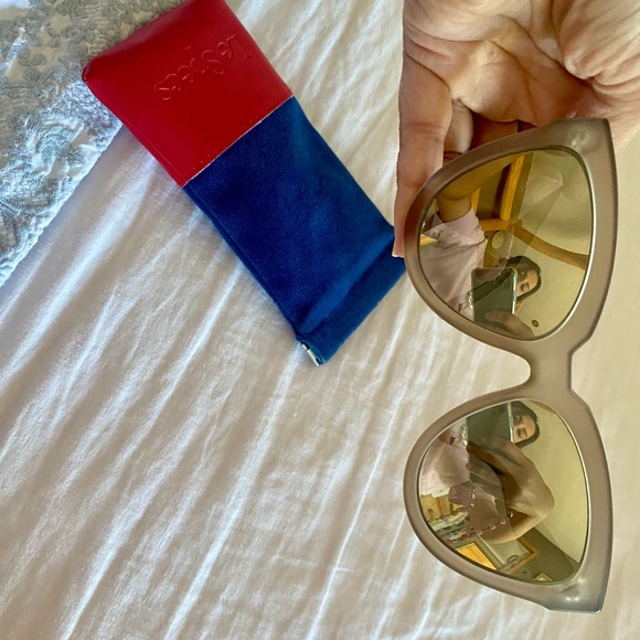 Le Specs oversized tinted sunglasses, 15 cm width from widest to widest - Picture 8 of 9